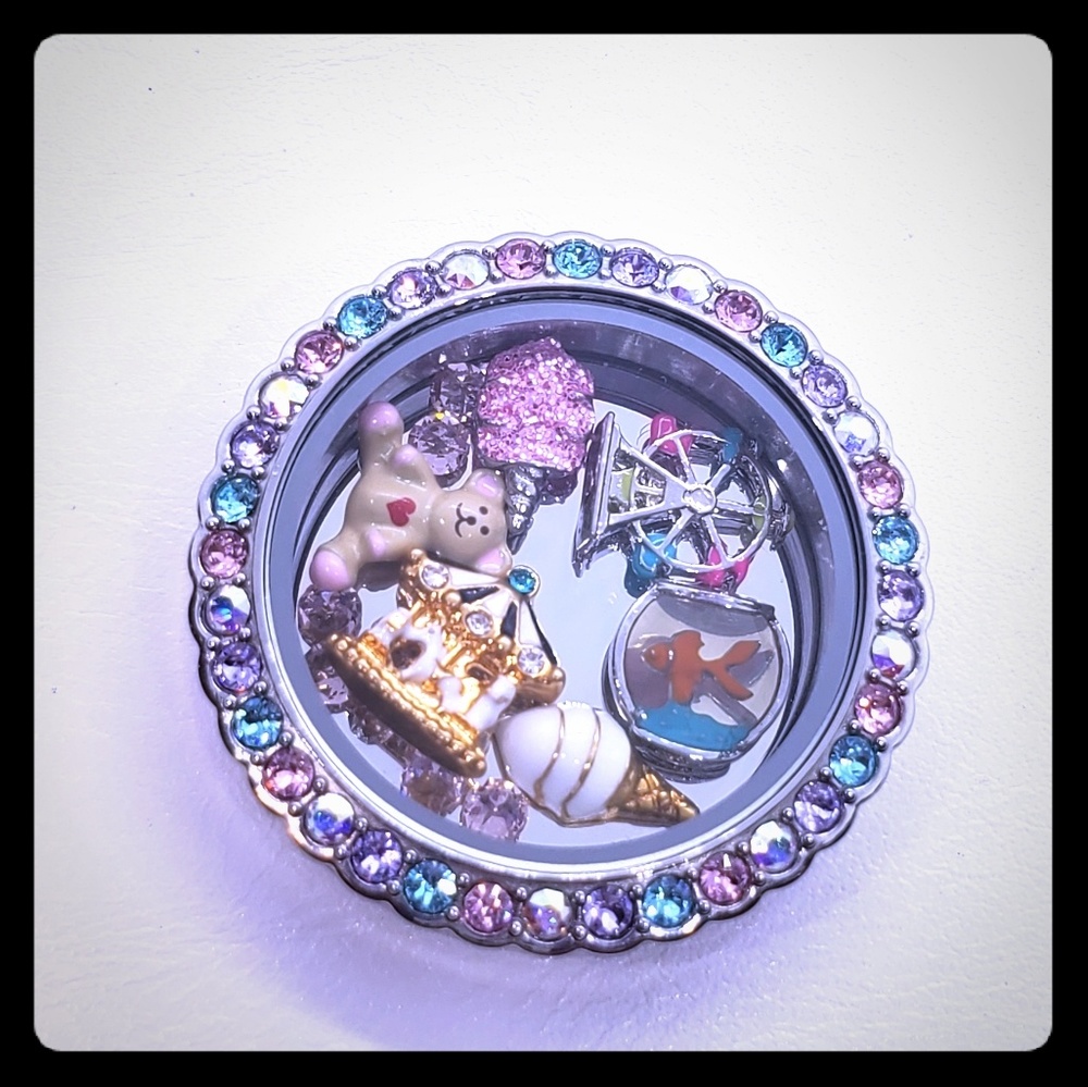 🆕️Stick it Locket